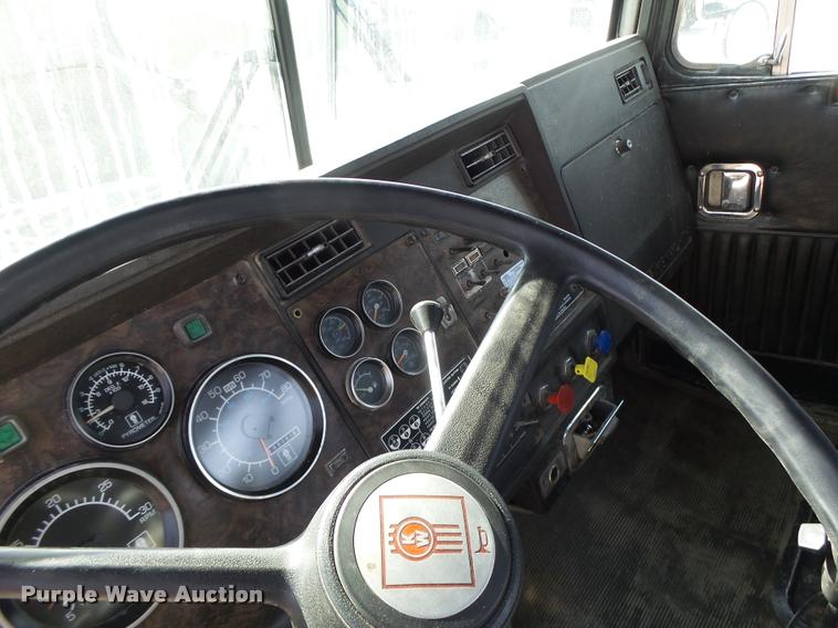 image for item K5634 1984 Kenworth semi truck