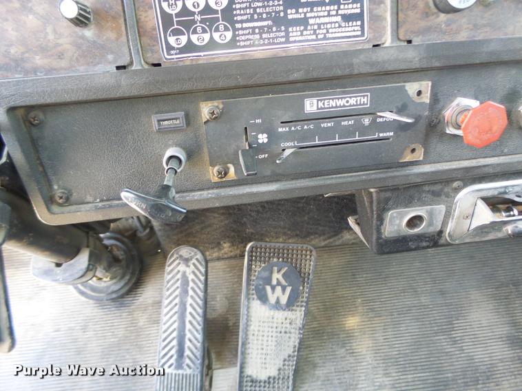 image for item K5634 1984 Kenworth semi truck