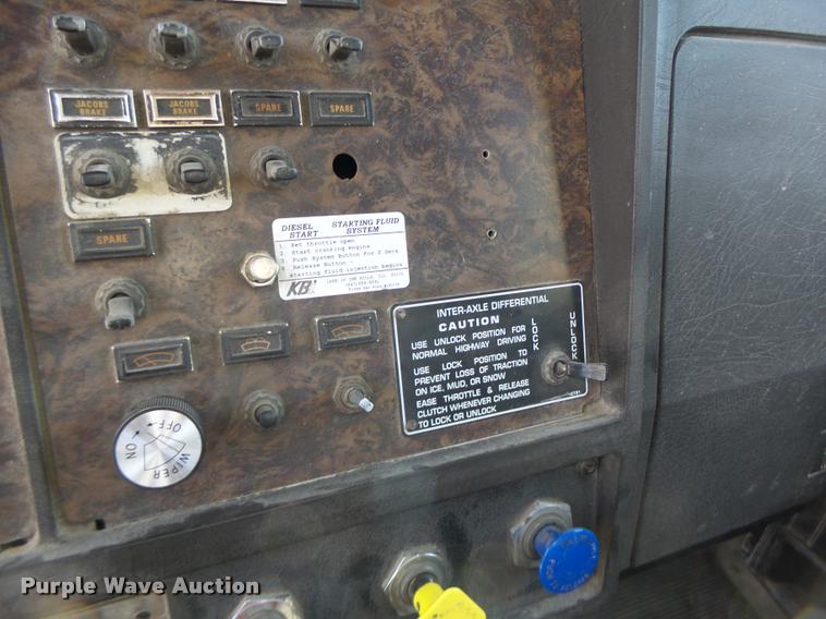 image for item K5634 1984 Kenworth semi truck