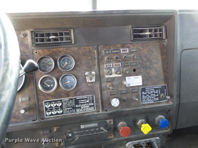 image for item K5634 1984 Kenworth semi truck