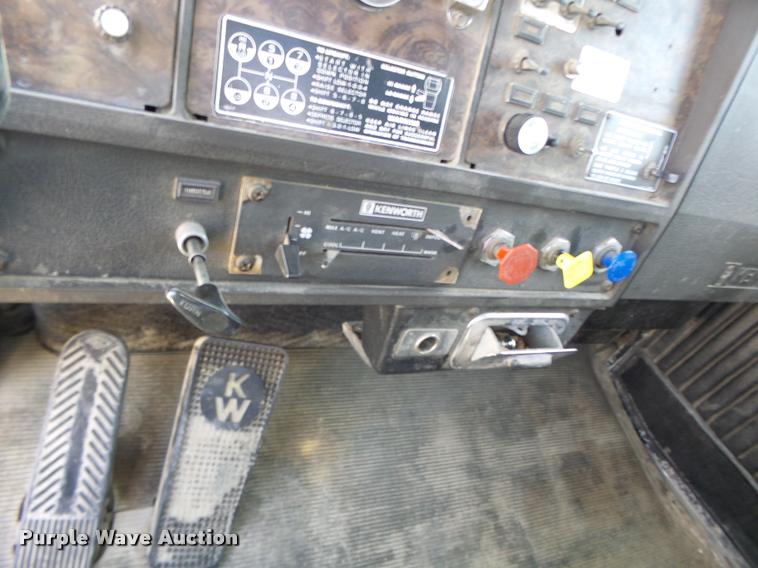 image for item K5634 1984 Kenworth semi truck