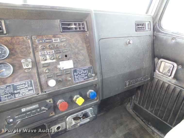 image for item K5634 1984 Kenworth semi truck