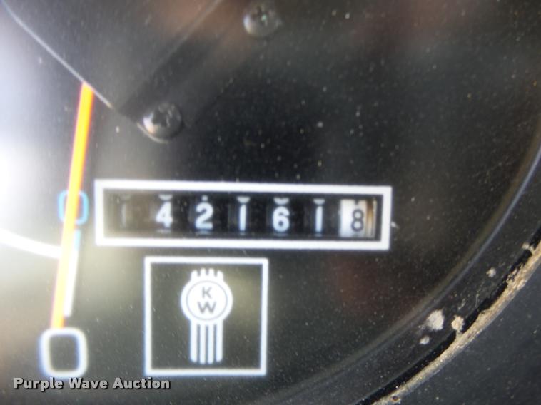 image for item K5634 1984 Kenworth semi truck