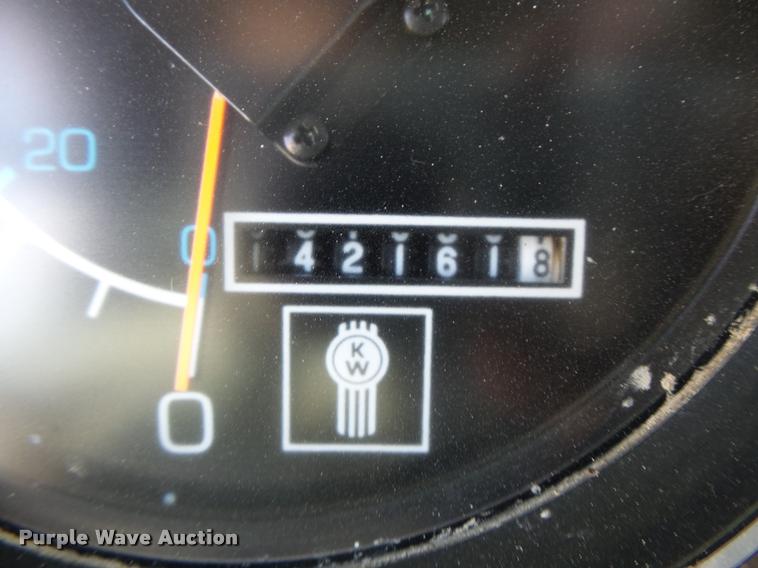 image for item K5634 1984 Kenworth semi truck