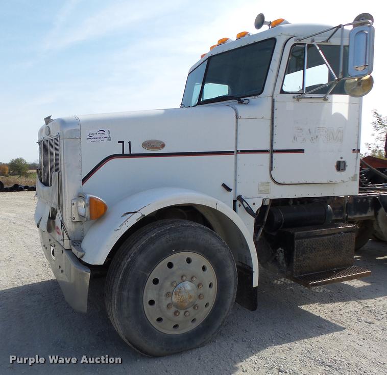 image for item K5641 1989 Peterbilt 357 semi truck