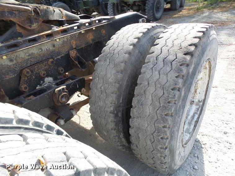 image for item K5641 1989 Peterbilt 357 semi truck