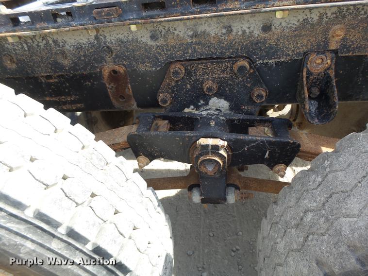 image for item K5641 1989 Peterbilt 357 semi truck