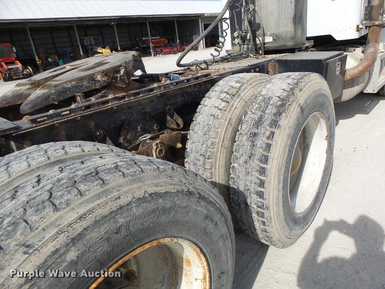 image for item K5641 1989 Peterbilt 357 semi truck