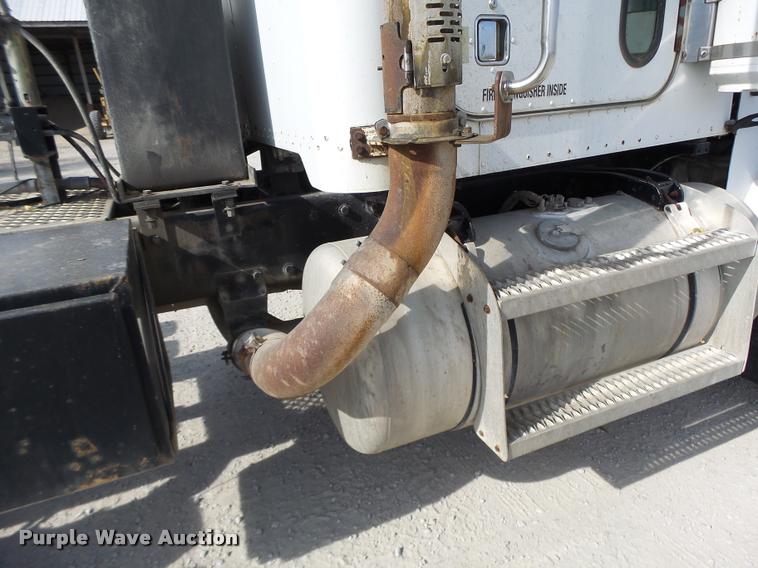 image for item K5641 1989 Peterbilt 357 semi truck