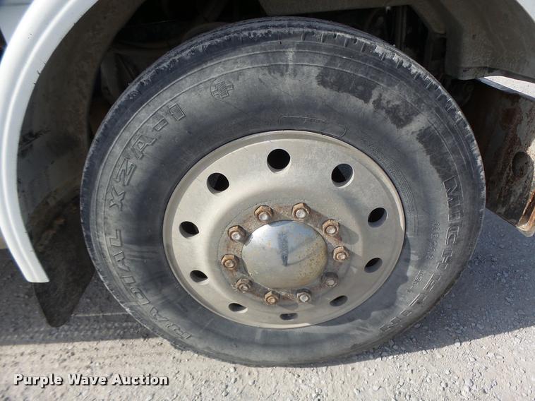 image for item K5641 1989 Peterbilt 357 semi truck