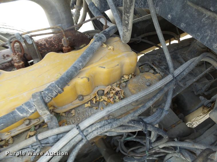 image for item K5641 1989 Peterbilt 357 semi truck