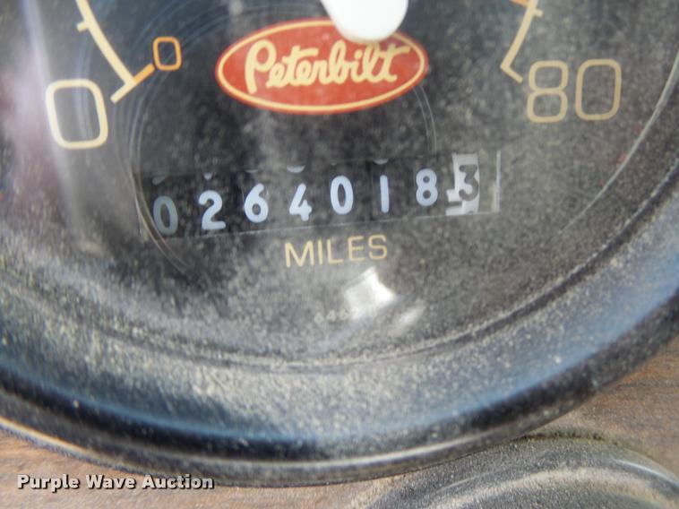 image for item K5641 1989 Peterbilt 357 semi truck