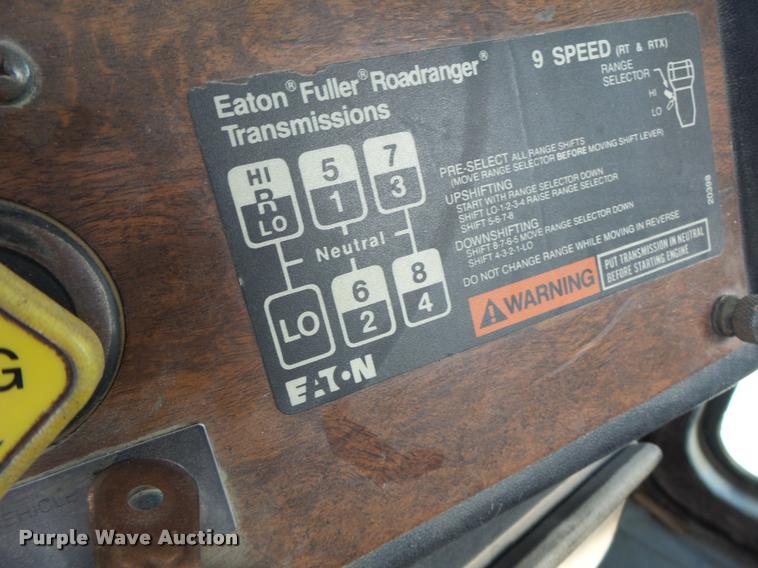 image for item K5641 1989 Peterbilt 357 semi truck