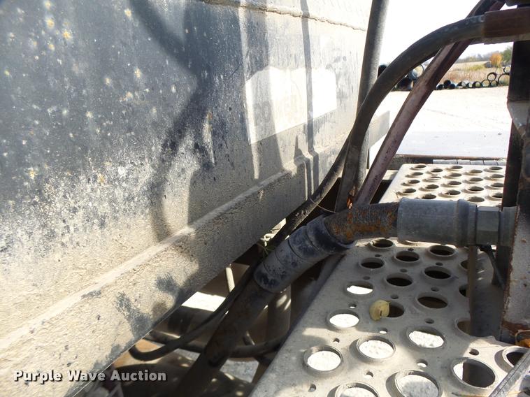 image for item K5641 1989 Peterbilt 357 semi truck