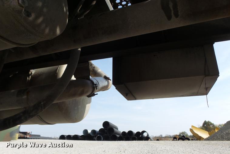 image for item K5641 1989 Peterbilt 357 semi truck