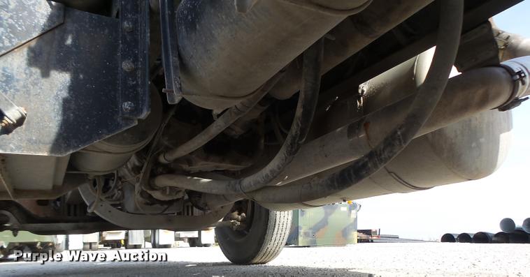 image for item K5641 1989 Peterbilt 357 semi truck