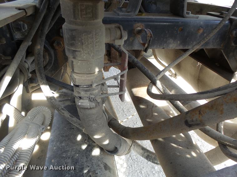 image for item K5641 1989 Peterbilt 357 semi truck