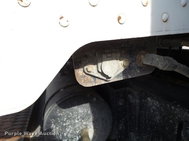 image for item K5641 1989 Peterbilt 357 semi truck