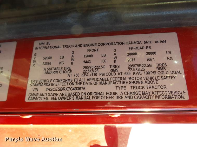 image for item L3290 2007 International 9200i semi truck