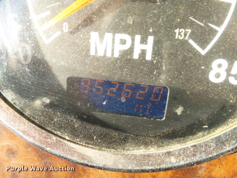 image for item L3290 2007 International 9200i semi truck