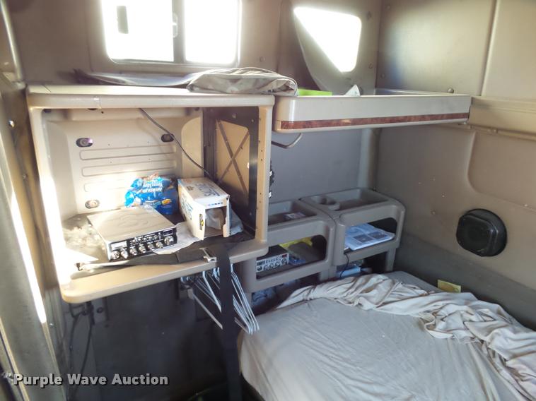 image for item L3290 2007 International 9200i semi truck