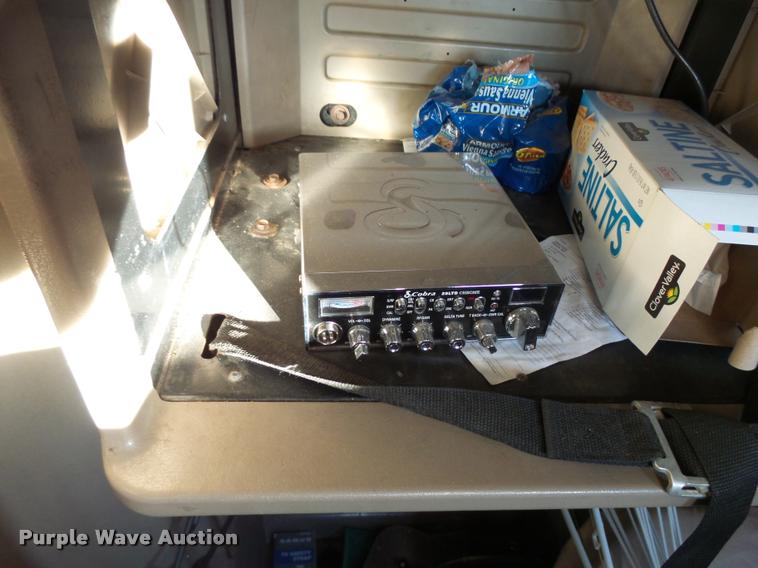 image for item L3290 2007 International 9200i semi truck