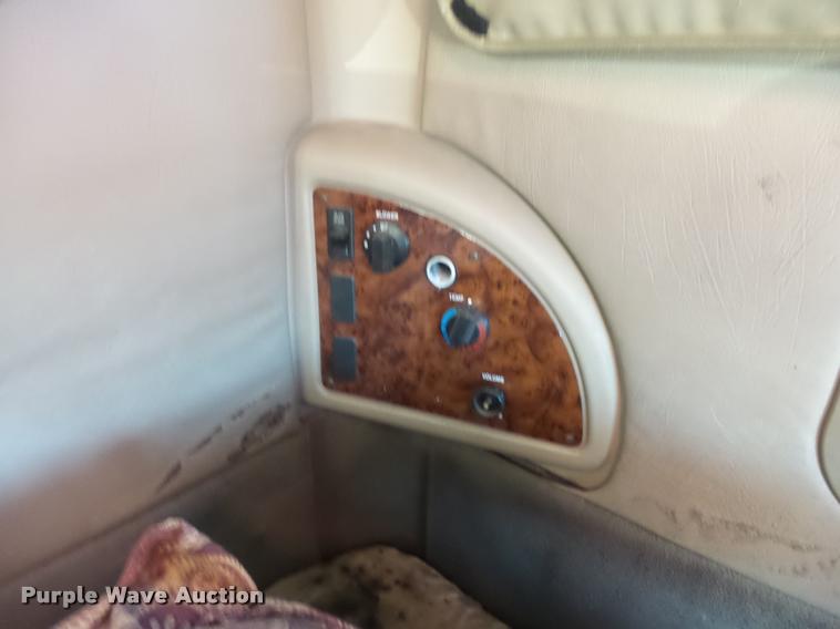 image for item L3290 2007 International 9200i semi truck