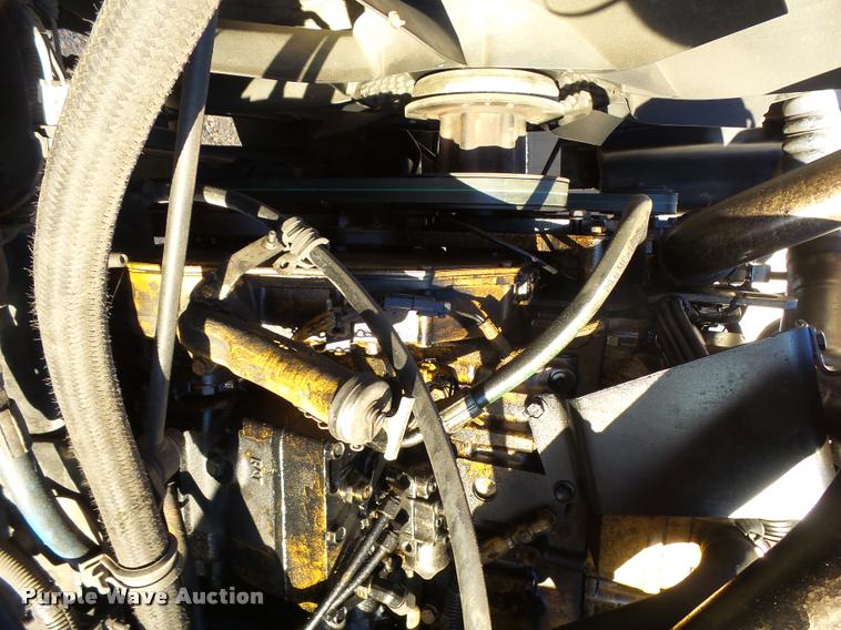 image for item L3290 2007 International 9200i semi truck