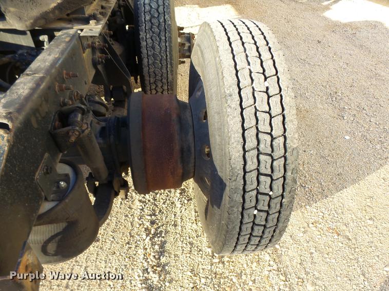 image for item L3290 2007 International 9200i semi truck