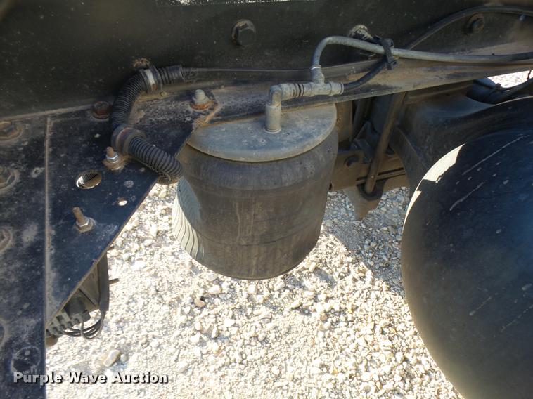 image for item L3290 2007 International 9200i semi truck