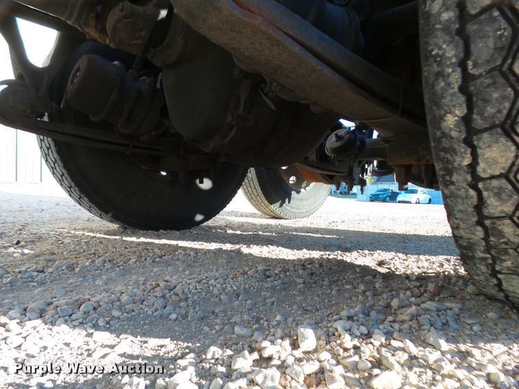 image for item L3290 2007 International 9200i semi truck