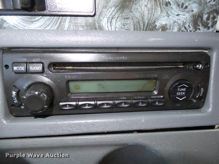 image for item L4115 2001 Freightliner Columbia 120 semi truck