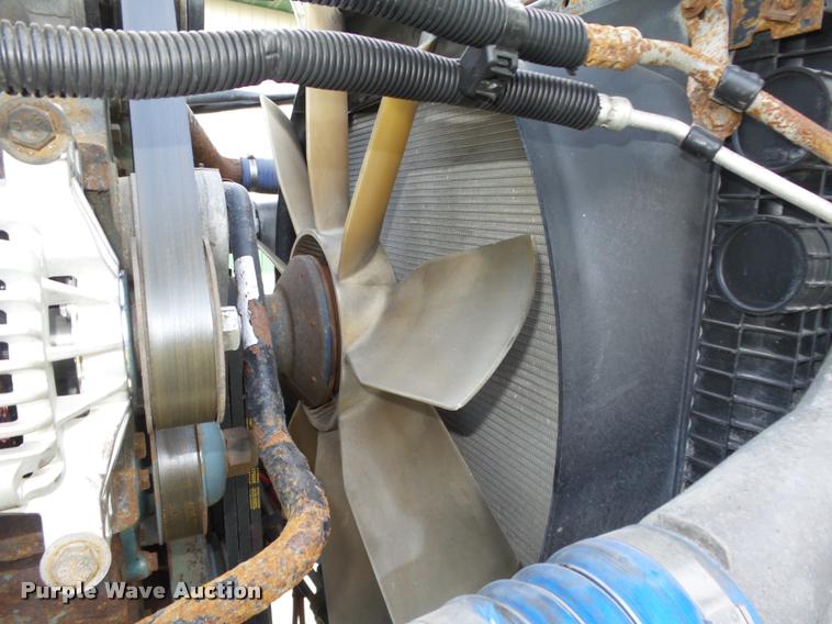 image for item L4115 2001 Freightliner Columbia 120 semi truck