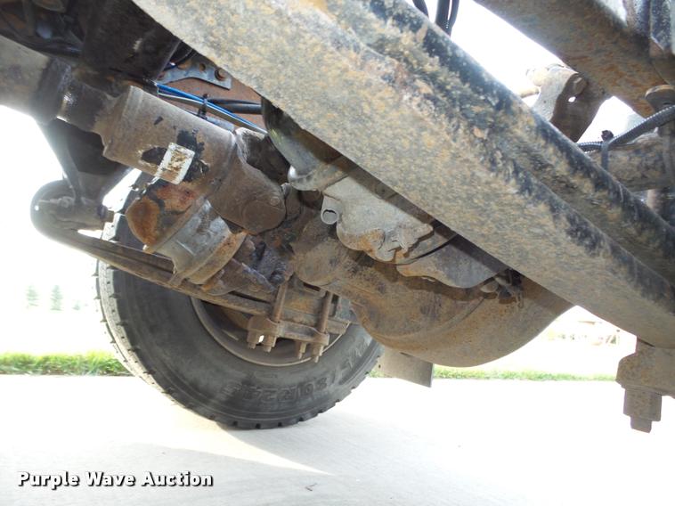 image for item L4115 2001 Freightliner Columbia 120 semi truck