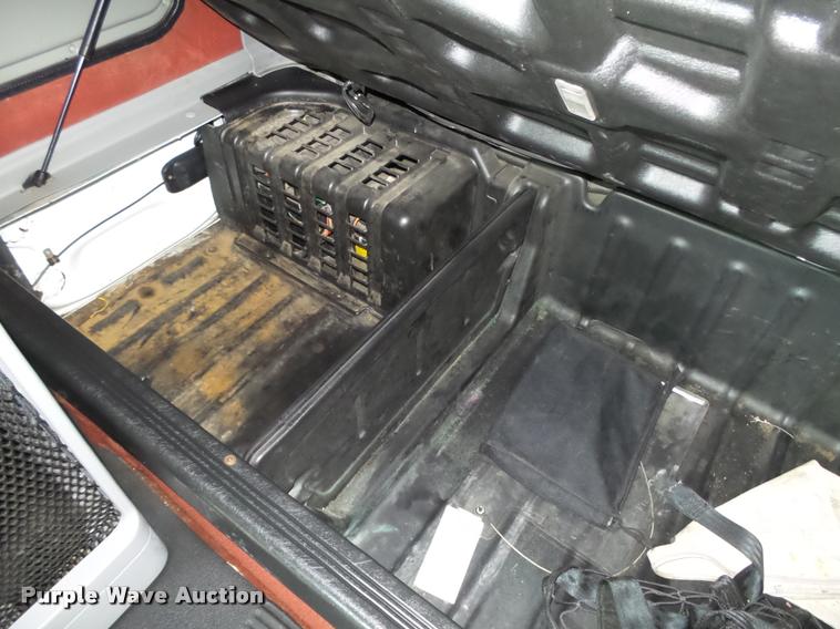 image for item L4118 2005 Freightliner Columbia semi truck