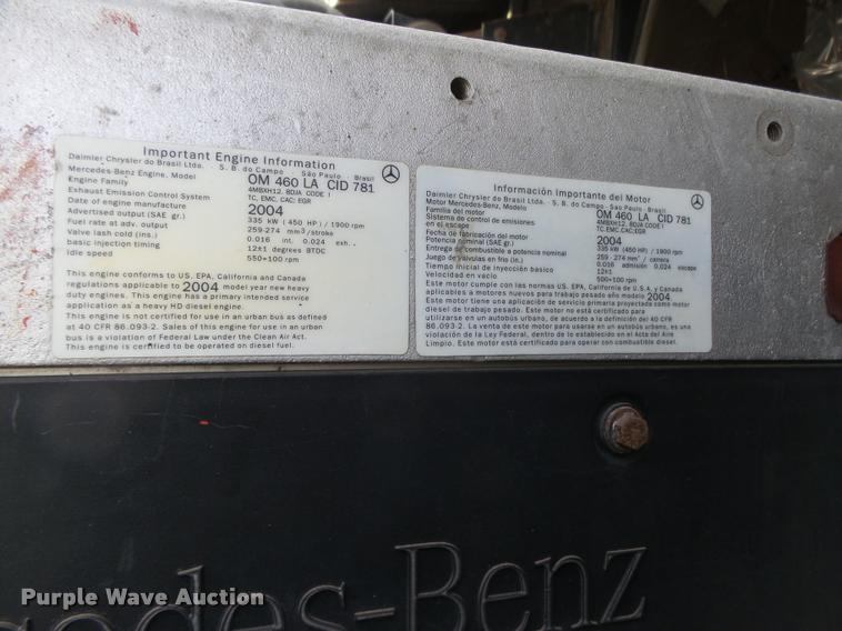 image for item L4118 2005 Freightliner Columbia semi truck