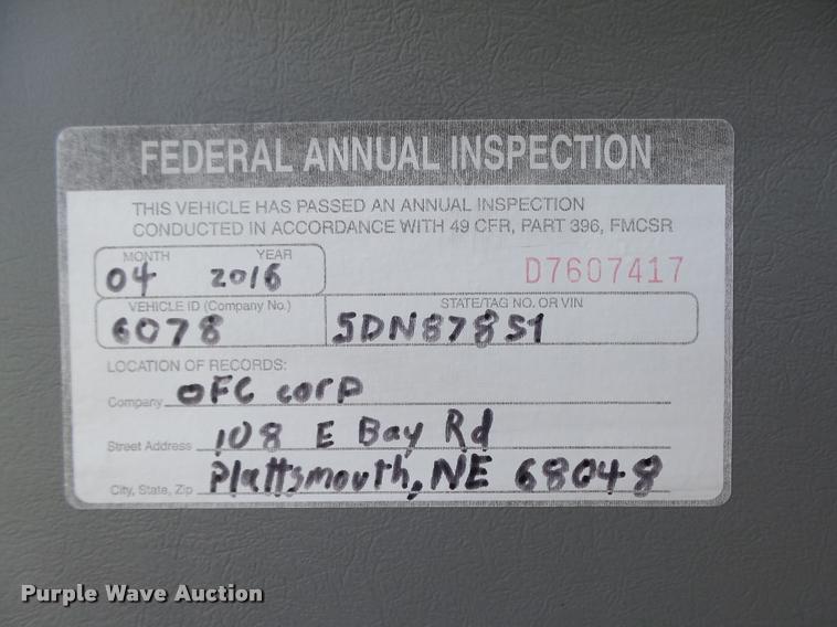 image for item L4118 2005 Freightliner Columbia semi truck