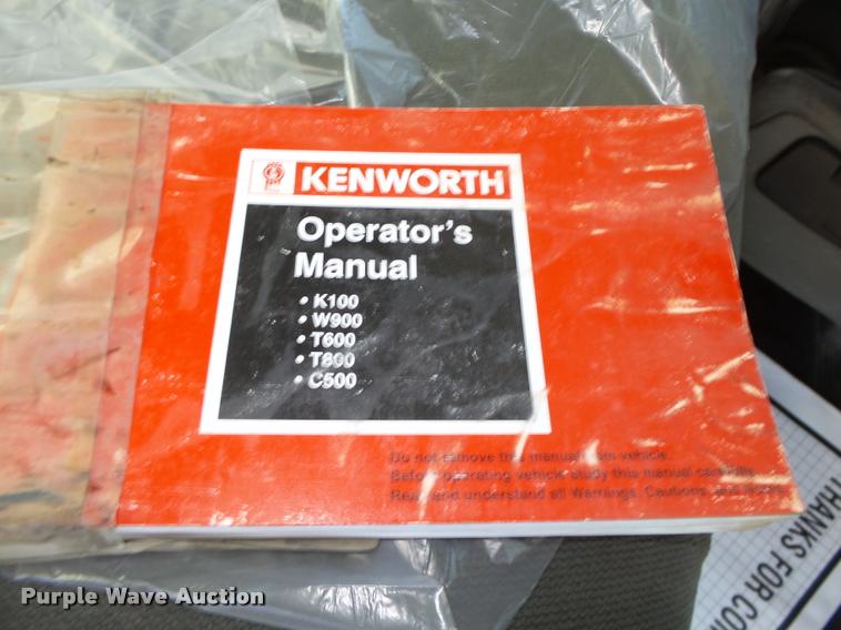 image for item L4141 2005 Kenworth T800 semi truck