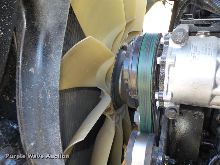 image for item L4142 2005 Kenworth T800 semi truck