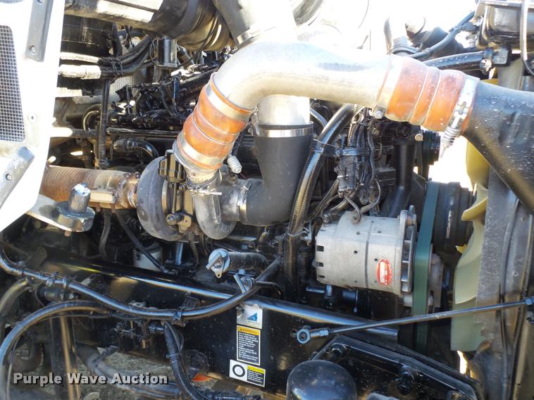 image for item L4142 2005 Kenworth T800 semi truck