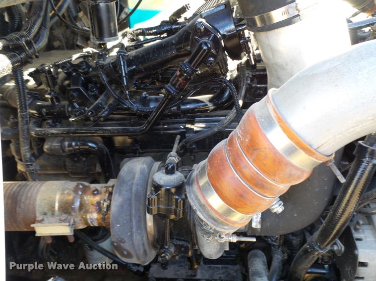 image for item L4142 2005 Kenworth T800 semi truck