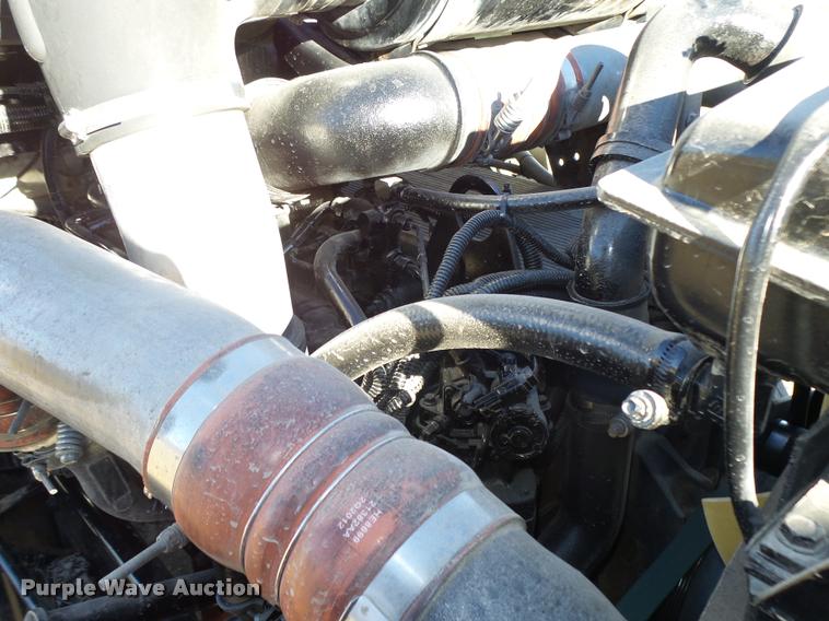 image for item L4142 2005 Kenworth T800 semi truck