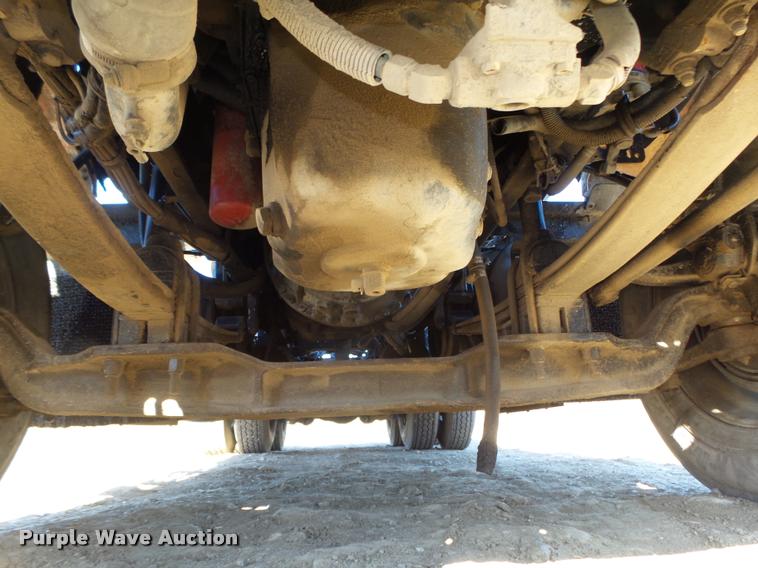 image for item L4142 2005 Kenworth T800 semi truck