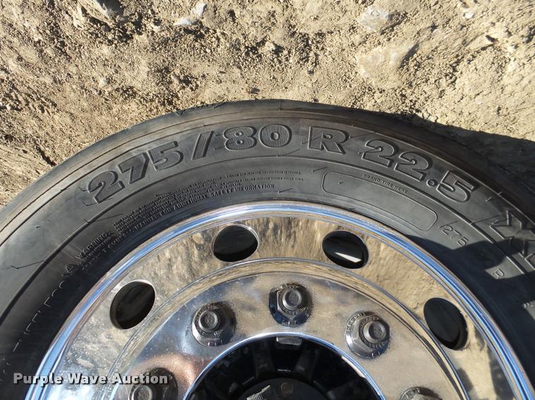 image for item L4142 2005 Kenworth T800 semi truck