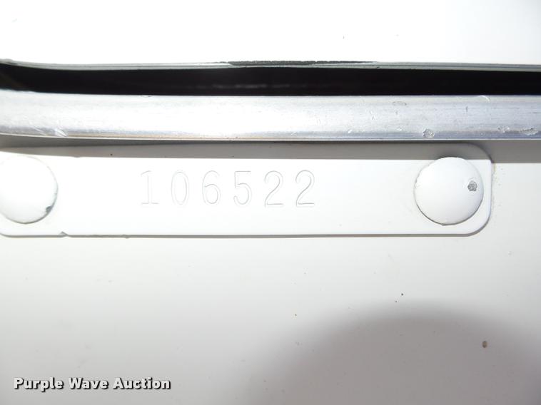 image for item L4142 2005 Kenworth T800 semi truck