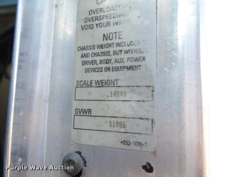 image for item L4142 2005 Kenworth T800 semi truck