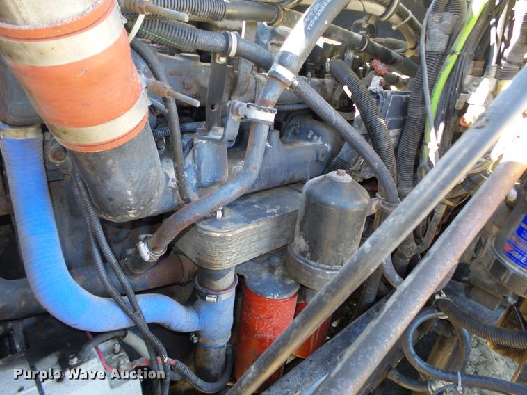 image for item L4143 2003 Mack CH613 semi truck