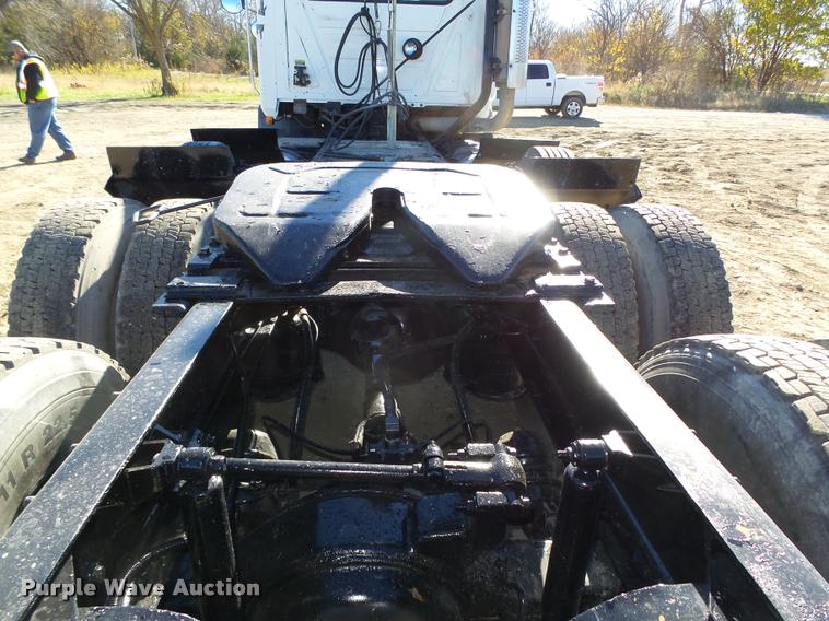 image for item L4143 2003 Mack CH613 semi truck