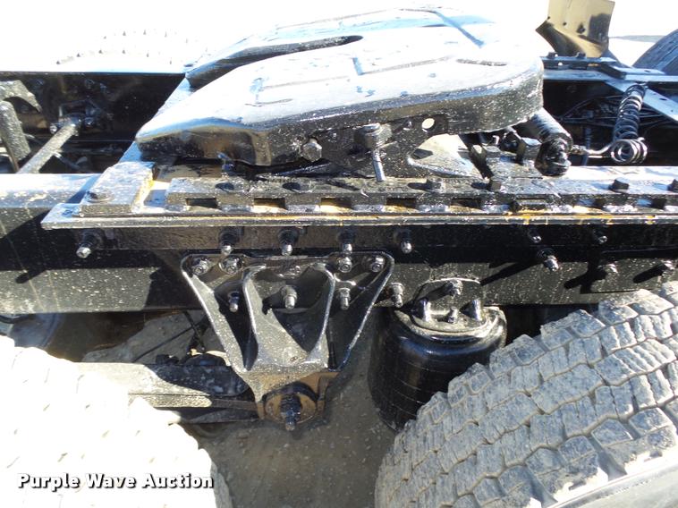 image for item L4143 2003 Mack CH613 semi truck