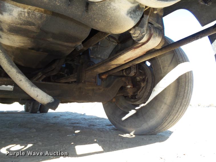 image for item L4143 2003 Mack CH613 semi truck